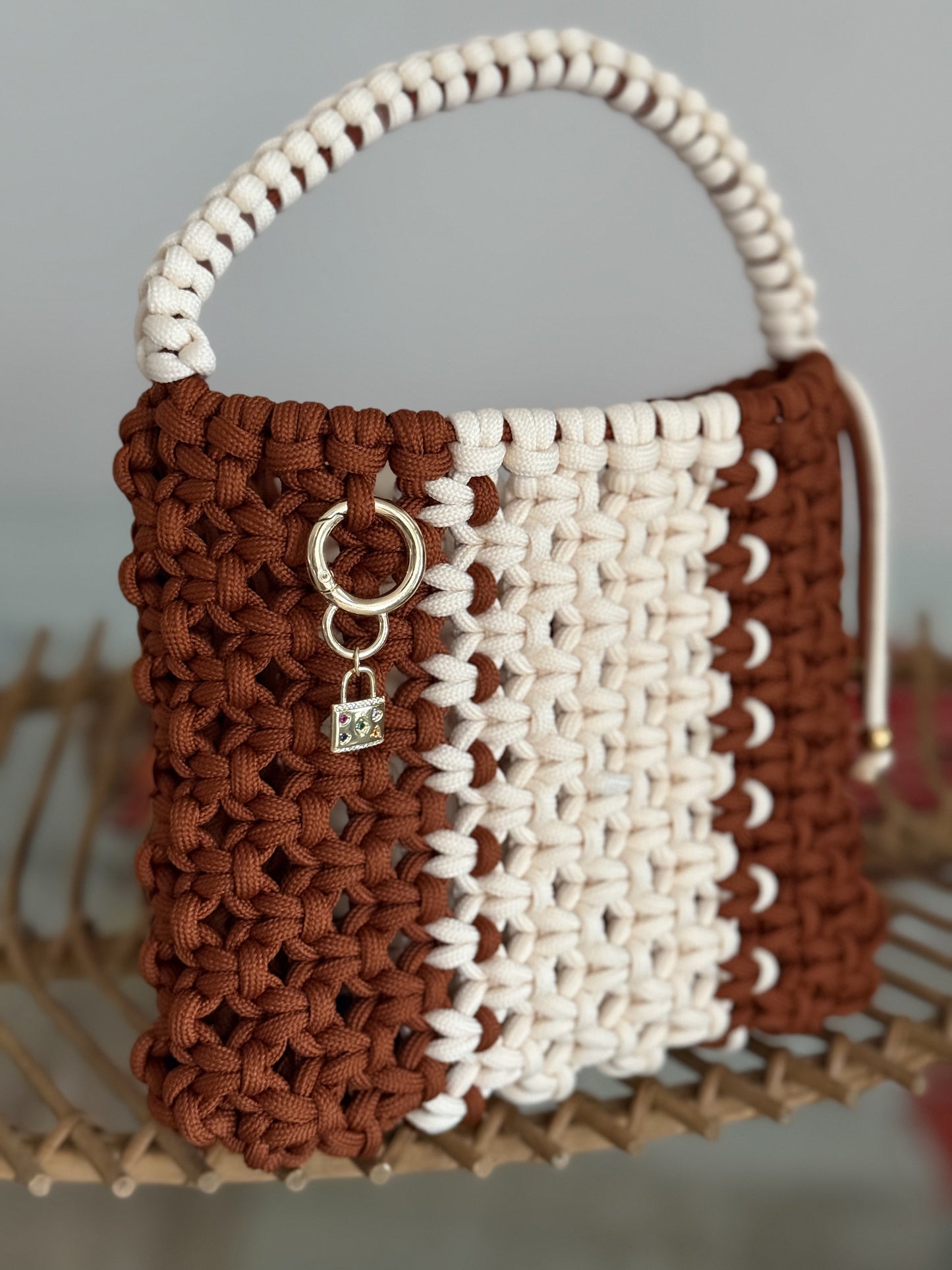 Aruma Bag